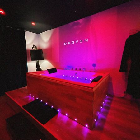 Love Room Haut De Gamme - L'Extase Avec Jacuzzi Violaines Exteriér fotografie