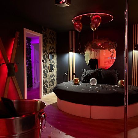 Love Room Haut De Gamme - L'Extase Avec Jacuzzi Violaines Exteriér fotografie