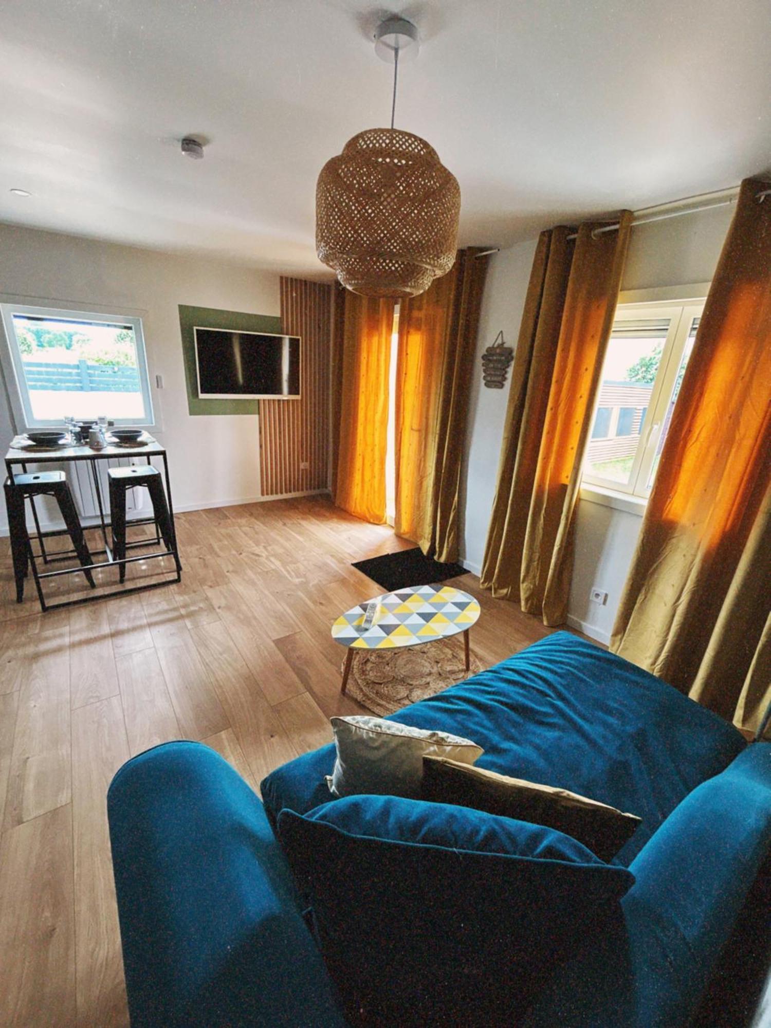 Love Room Haut De Gamme - L'Extase Avec Jacuzzi Violaines Exteriér fotografie